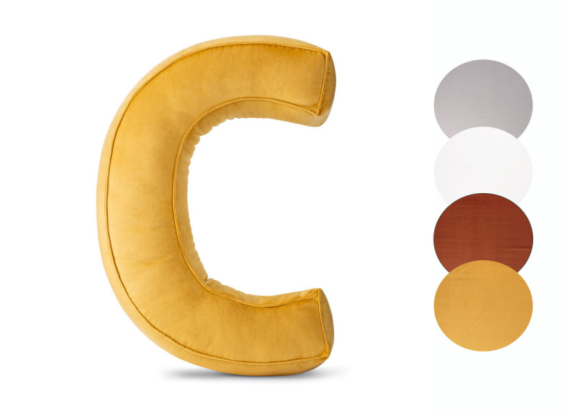 Poduszka ozdobna literka C