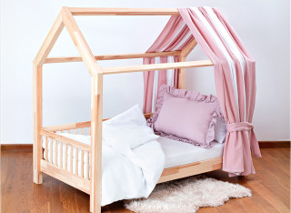 Muślinowa zasłonka dekoracyjna do łóżeczka domku Model 02