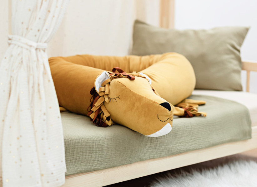 Lew – przytulanka do zasypiania i ochraniacz do łóżeczka