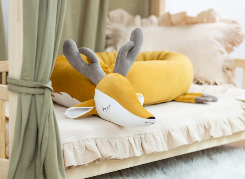 Jelonek – ochraniacz do łóżeczka i przytulanka leśna