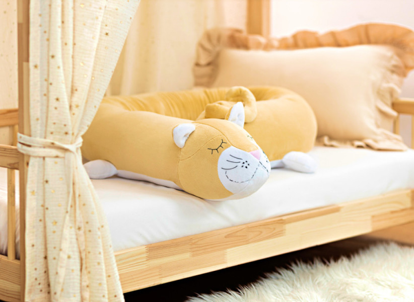 Kot – poduszka ozdobna i ochraniacz na ścianę