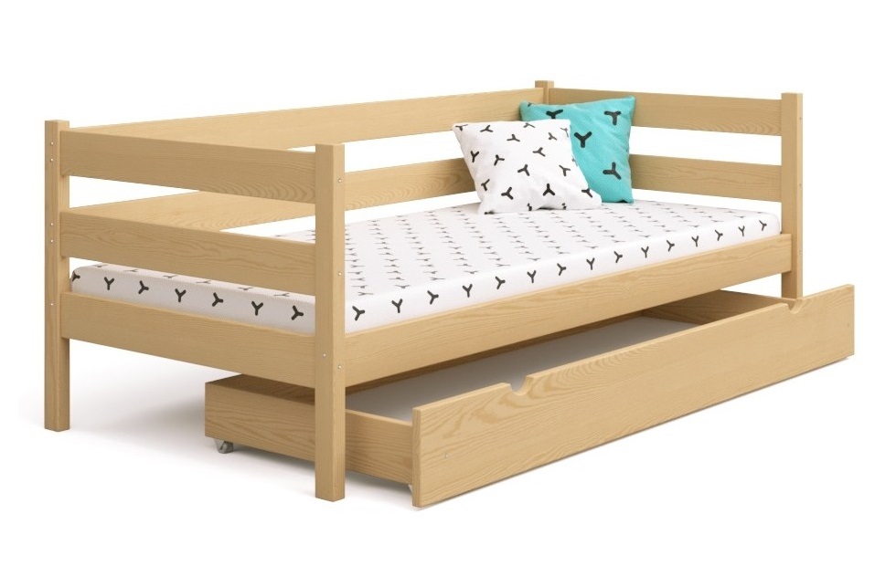 drewniane łóżko z szufladą