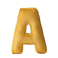 Ozdobne poduszki w kształciel literek